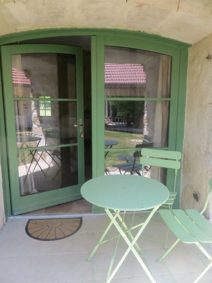 L'Hermitage Yenne Apartment