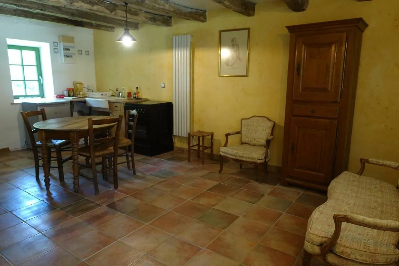 L'Hermitage Yenne Apartment